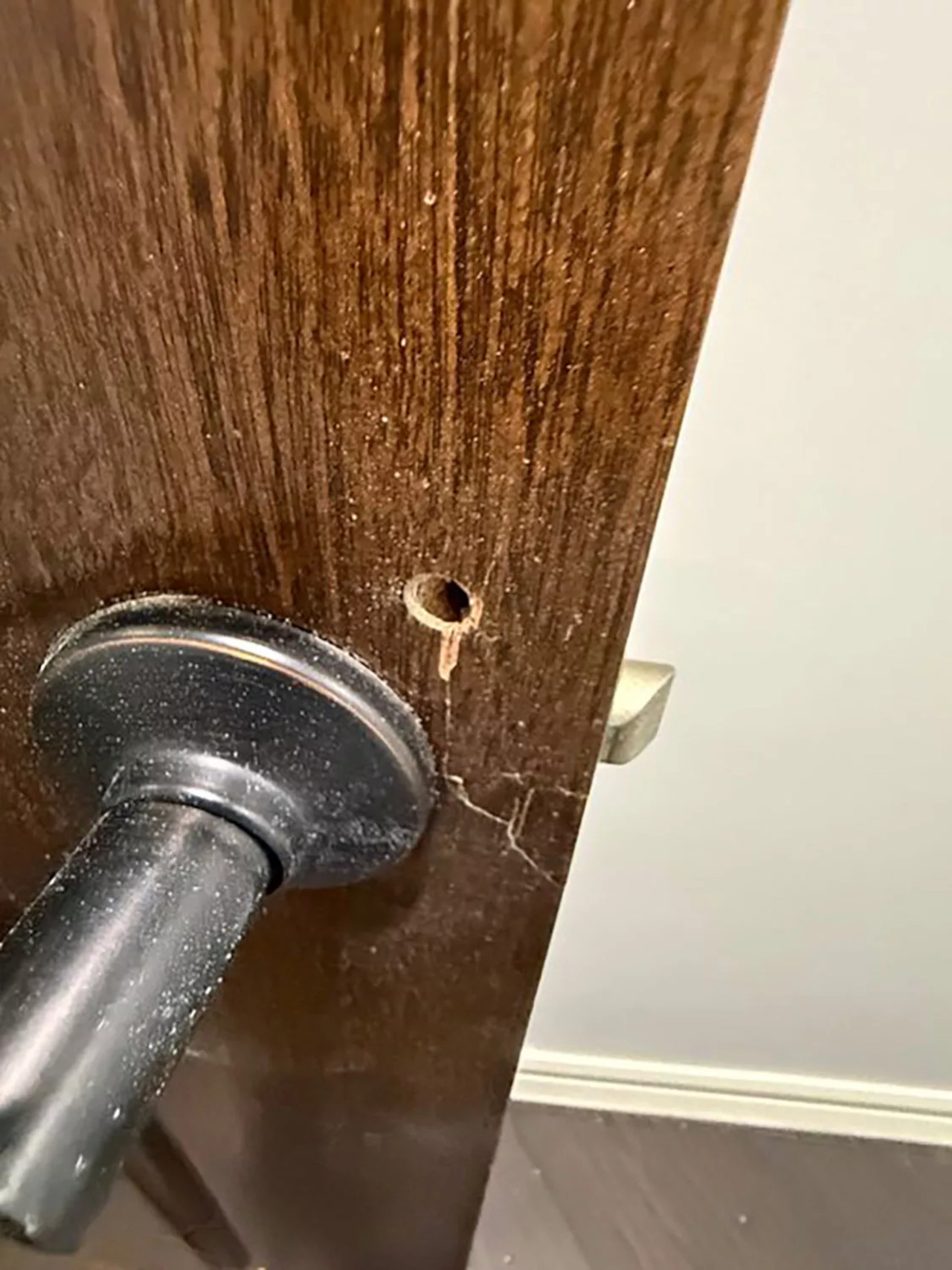 Amouranth broken door