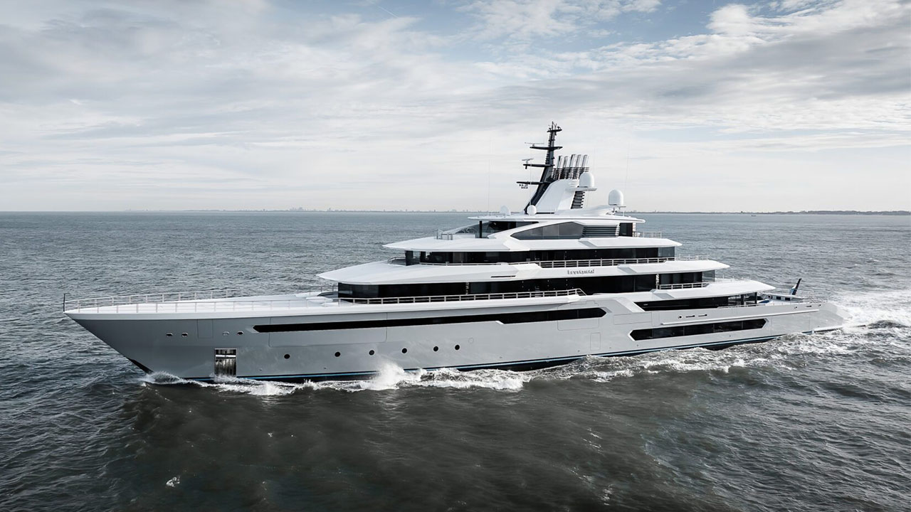 gabe newell yacht
