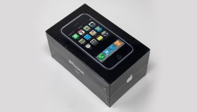 first-iphone-sealed-auction-40000-dollars-euros
